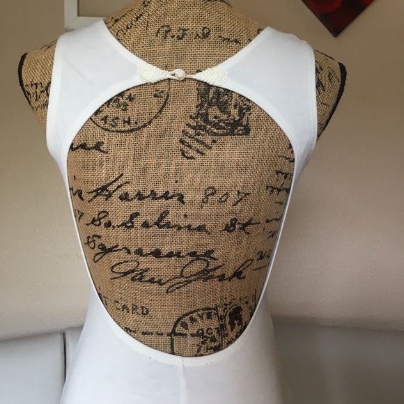 Crotchet w/ Openback White Dress - Picture 9 of 9